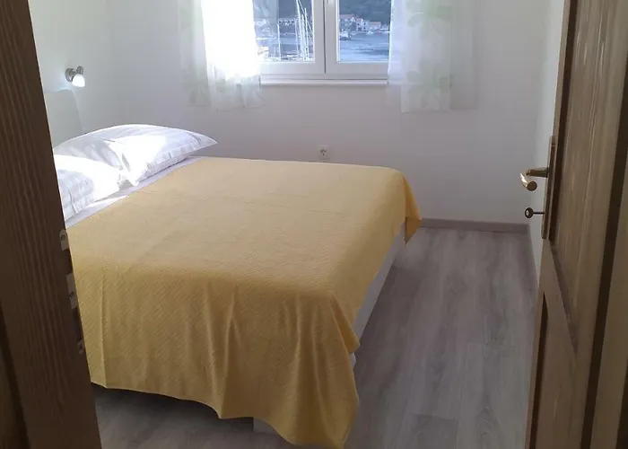 Apartament Zaklopatica *
