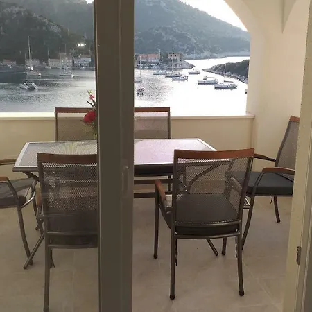 Zaklopatica Апартаменты Lastovo